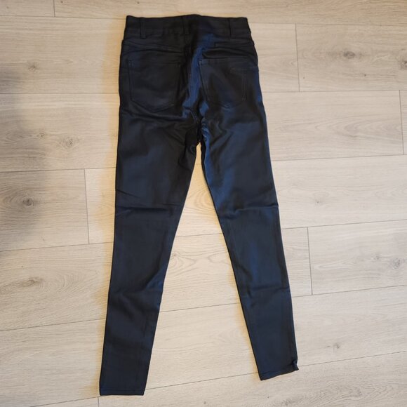 New - New Look Lift and Shape brand Faux leather pants Size 4 - Picture 3 of 3